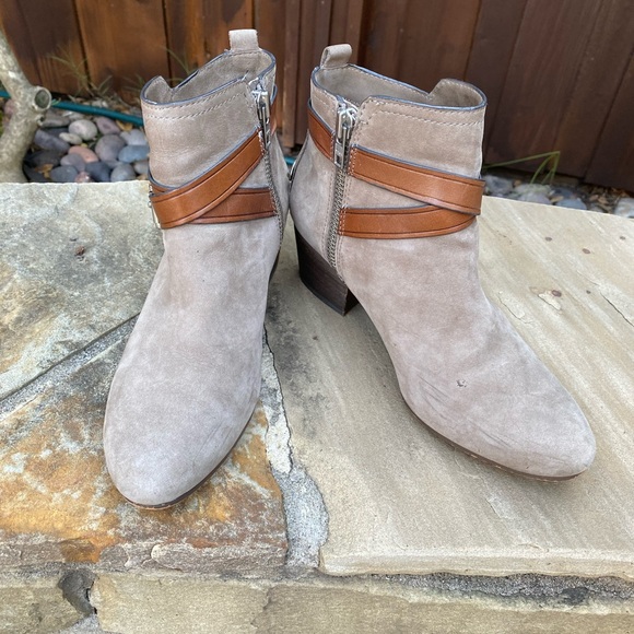 Coach Women’s Booties Block Heel Strap Ankle Boots Sz 6.5 B - Picture 5 of 16